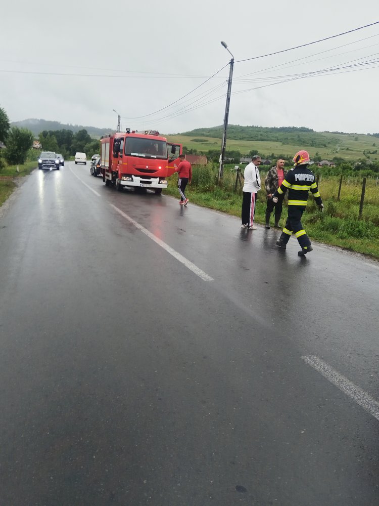 Accident JELNA :  Un sofer nu a tinut cont de conditiile meteo si s-a izbit puternic de un pod.
